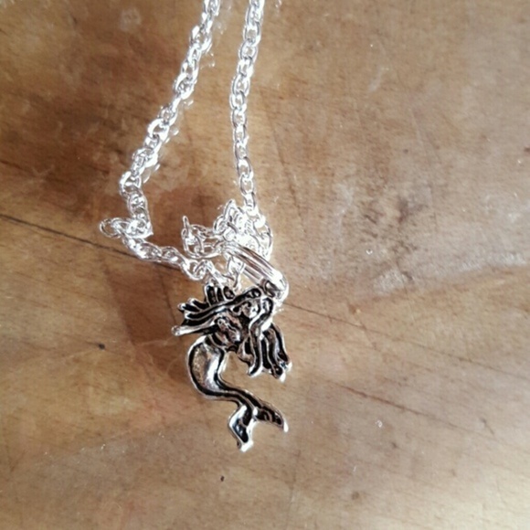 Find Your‎ Inner mermaid necklace - Picture 3 of 3